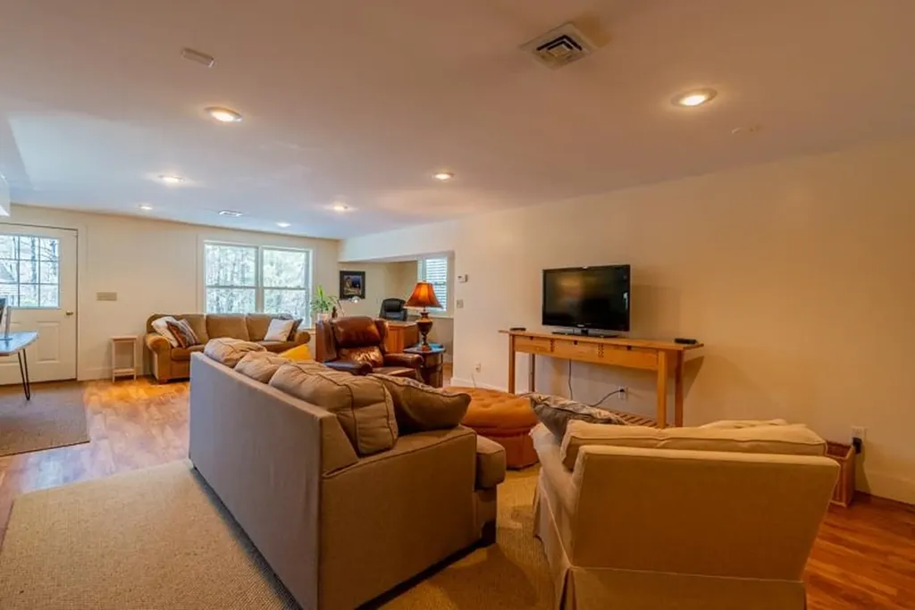 255 Mending Walls Road Manchester VT 05255