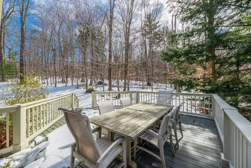 255 Mending Walls Road Manchester VT 05255