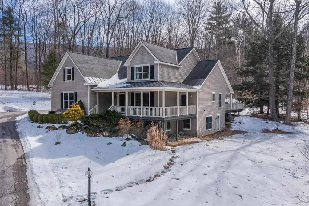 255 Mending Walls Road Manchester VT 05255