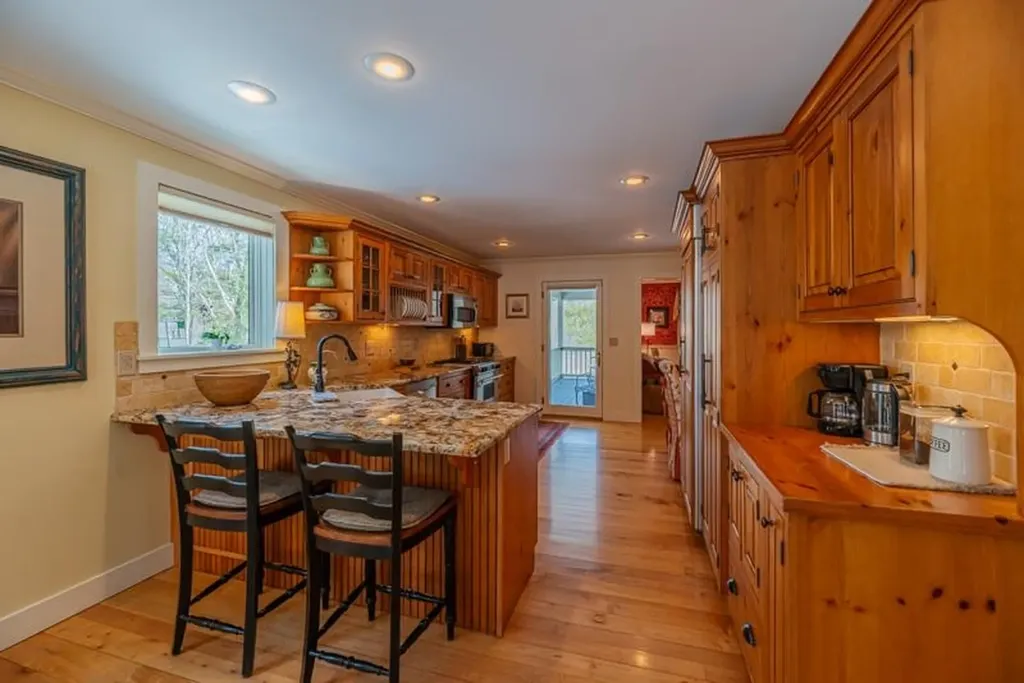 255 Mending Walls Road Manchester VT 05255