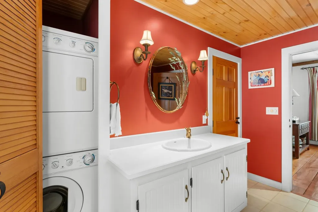 2613 Route 25a Orford NH 03777