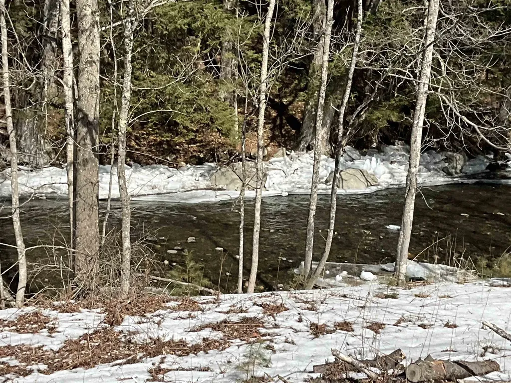 2613 Route 25a Orford NH 03777