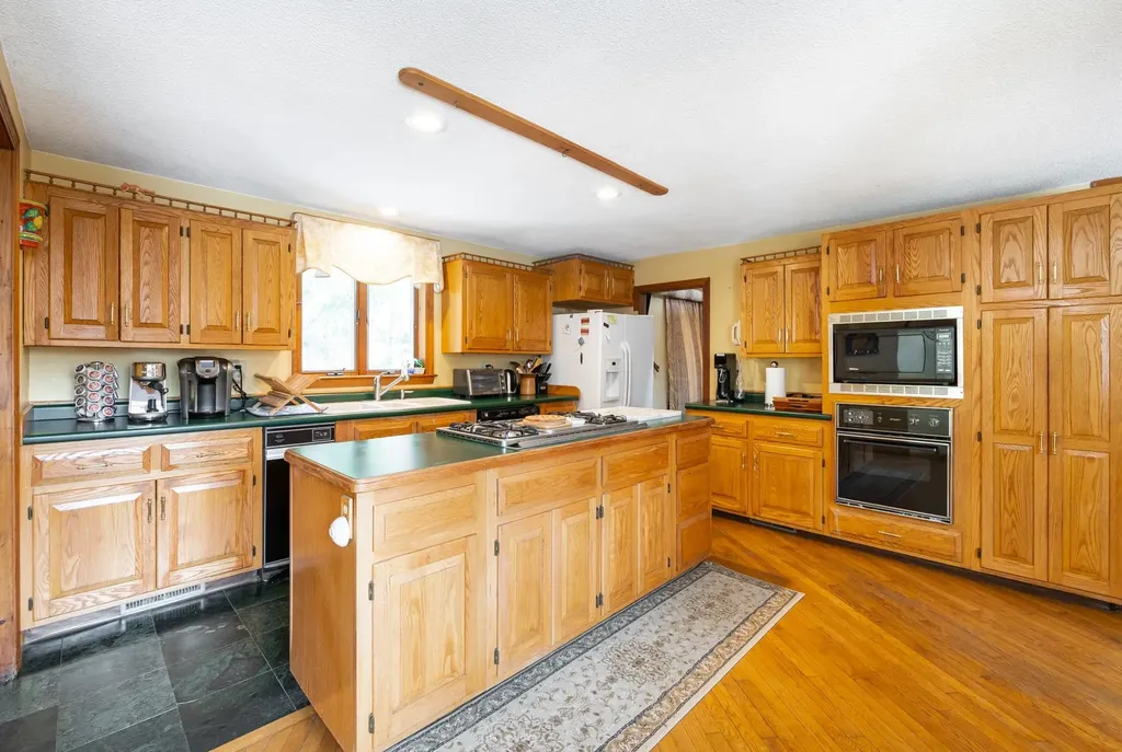 39 Birch Glen Drive Bennington NH 03442