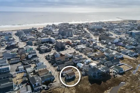 18 Johnson Avenue Hampton NH 03842