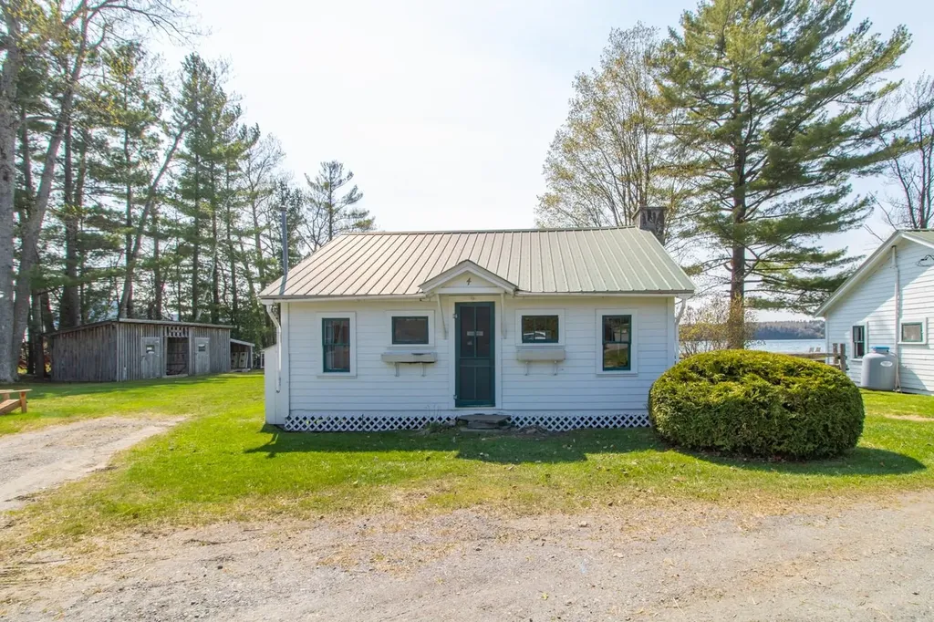 1976 Vt Route 5a Westmore VT 05860