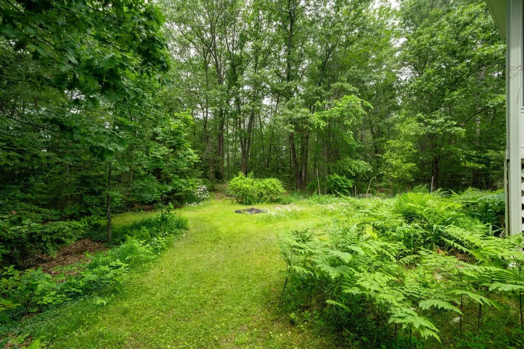 8 Pine Acres Road Amherst NH 03031