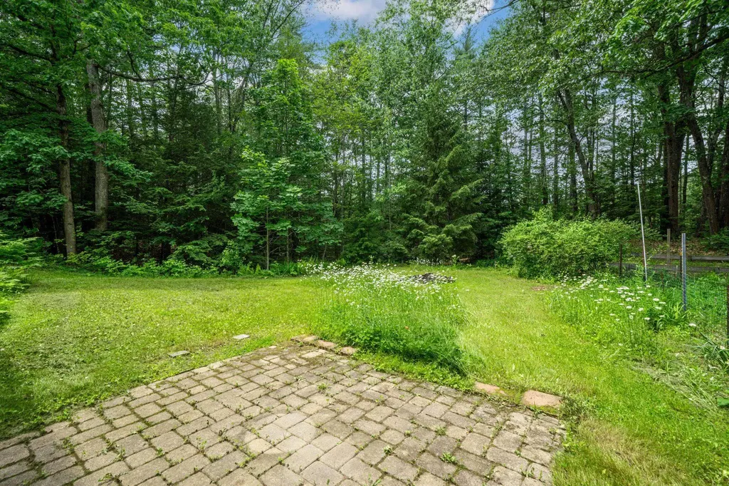 8 Pine Acres Road Amherst NH 03031