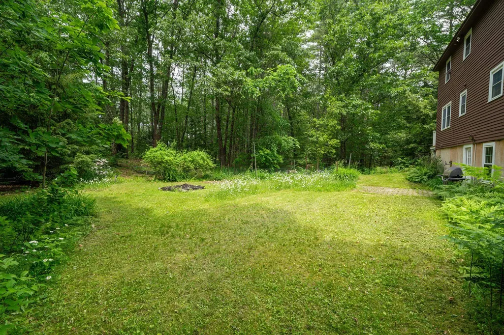 8 Pine Acres Road Amherst NH 03031