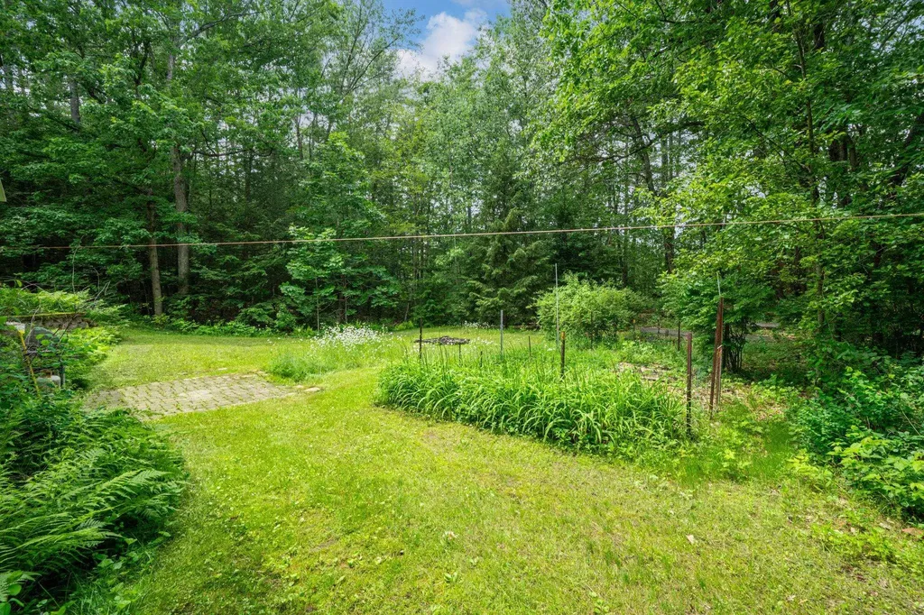 8 Pine Acres Road Amherst NH 03031