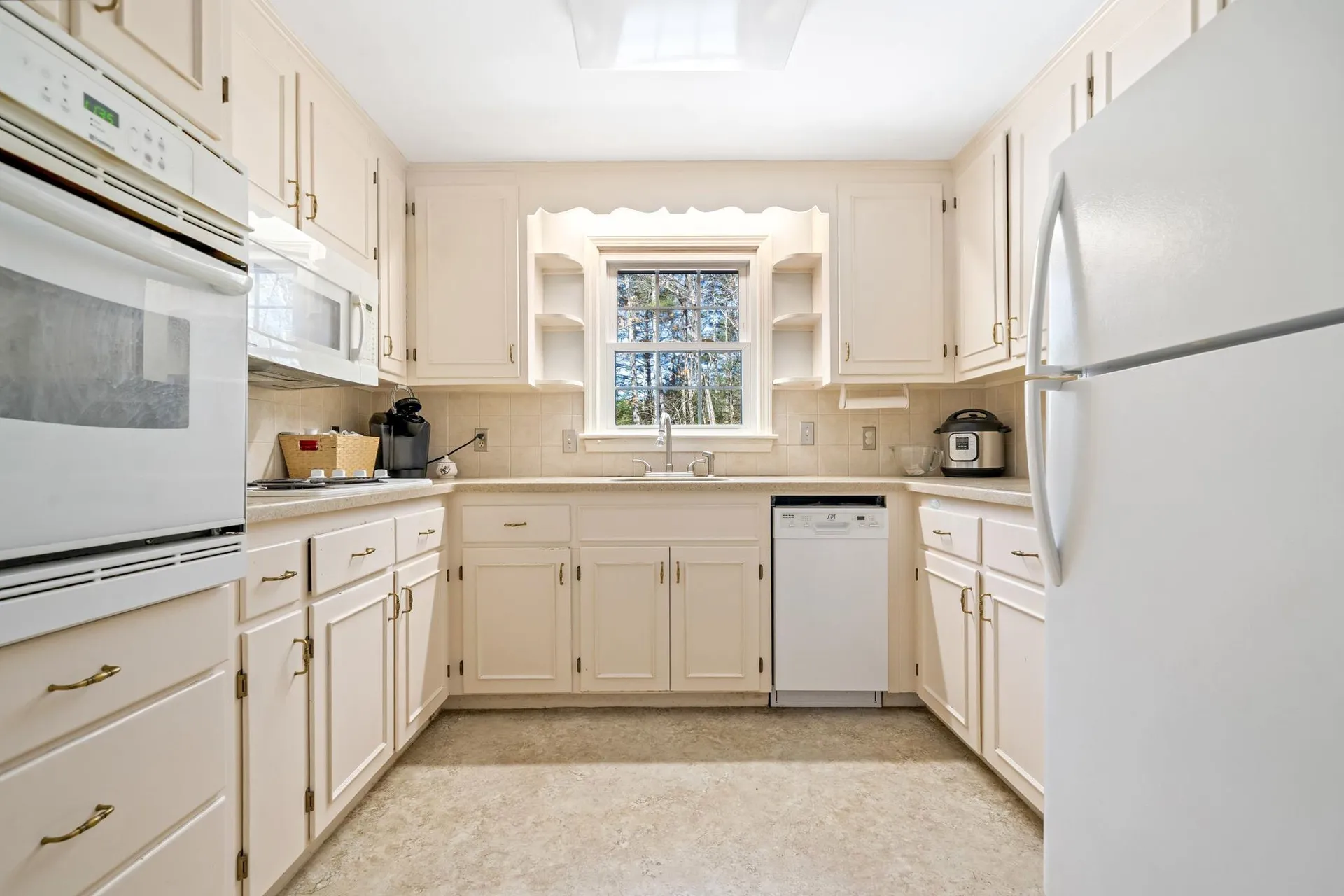 8 Pine Acres Road Amherst NH 03031