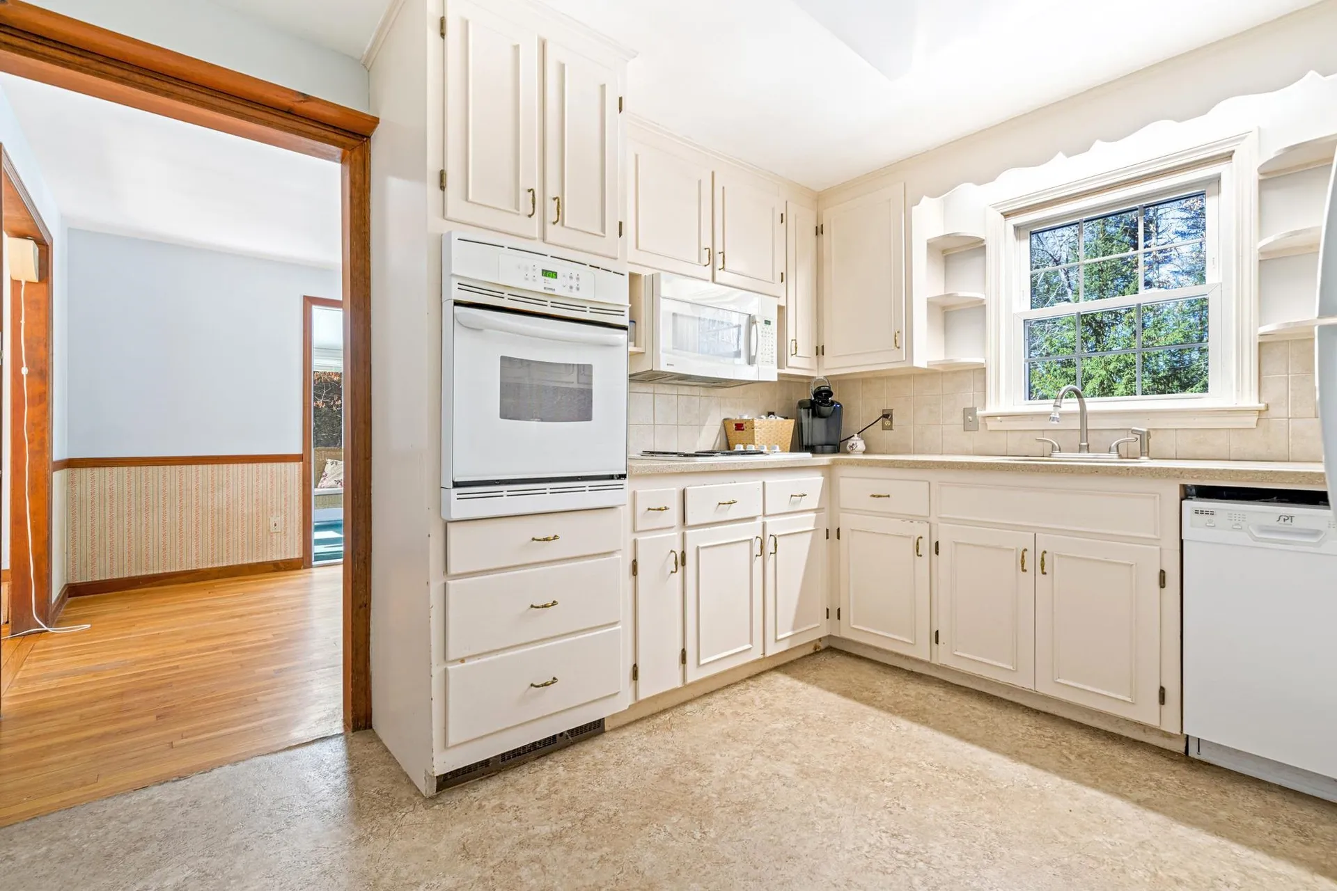 8 Pine Acres Road Amherst NH 03031