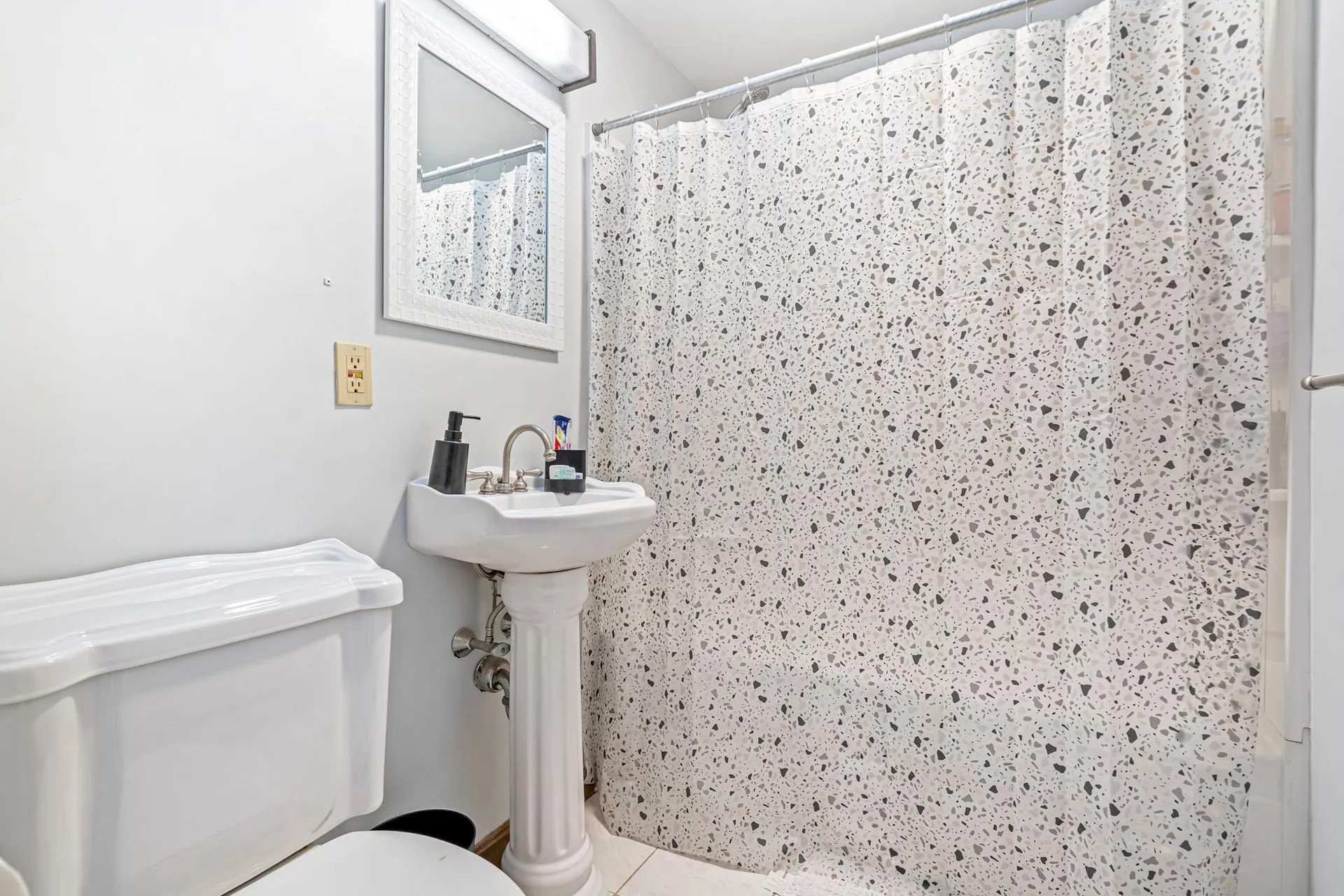 8 Pine Acres Road Amherst NH 03031