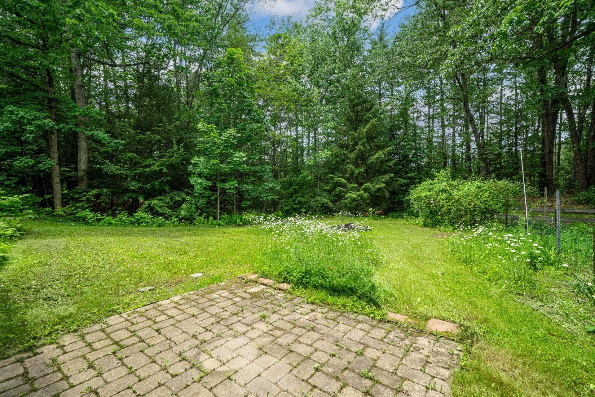 8 Pine Acres Road Amherst NH 03031