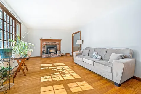 8 Pine Acres Road Amherst NH 03031