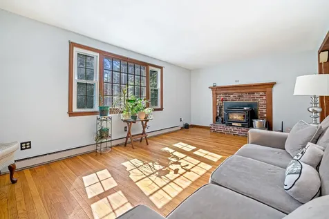 8 Pine Acres Road Amherst NH 03031