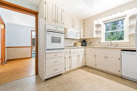 8 Pine Acres Road Amherst NH 03031