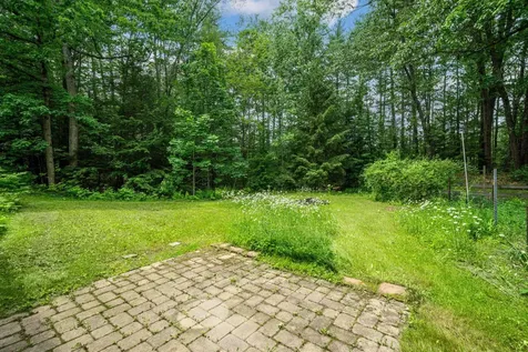 8 Pine Acres Road Amherst NH 03031