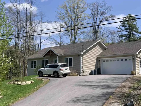 33 Maple Street Sunapee NH 03782