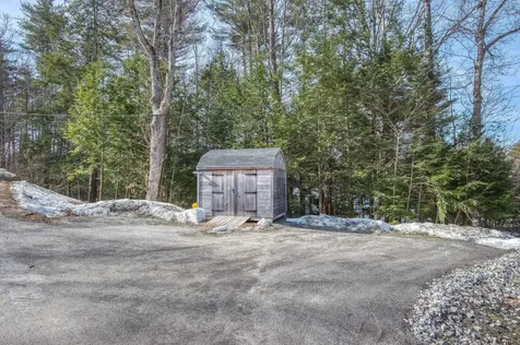 16 Lincoln Drive Raymond NH 03077