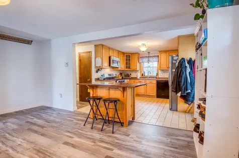 16 Lincoln Drive Raymond NH 03077