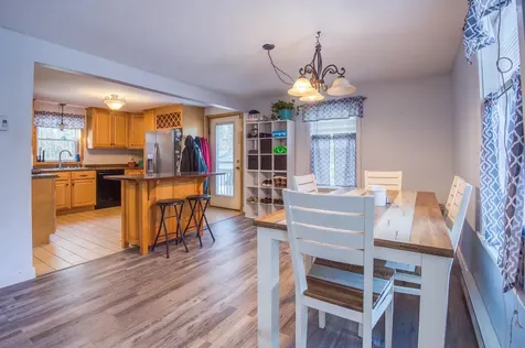 16 Lincoln Drive Raymond NH 03077