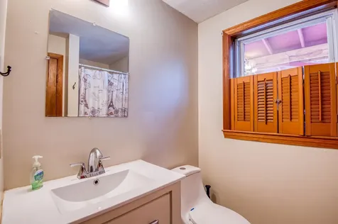 16 Lincoln Drive Raymond NH 03077