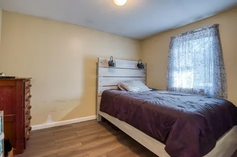 16 Lincoln Drive Raymond NH 03077