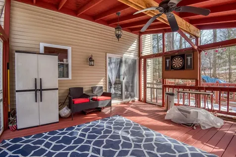 16 Lincoln Drive Raymond NH 03077