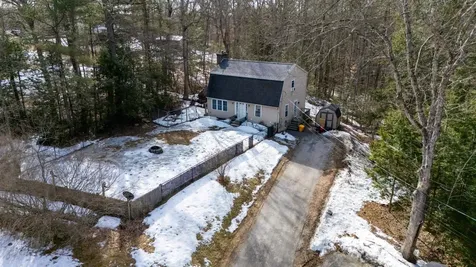 16 Lincoln Drive Raymond NH 03077