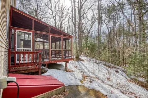16 Lincoln Drive Raymond NH 03077