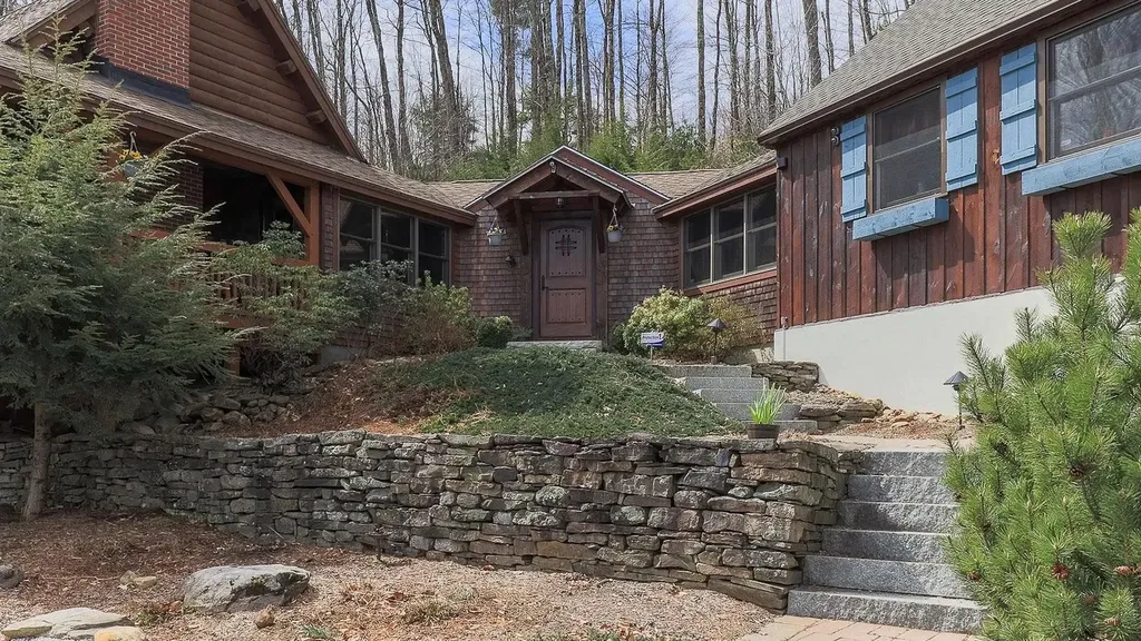 623 Francestown Road New Boston NH 03070