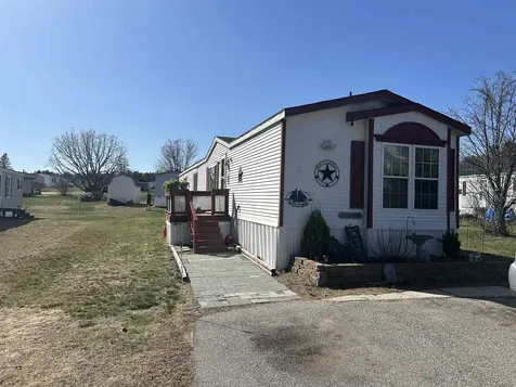 18 Autumn Drive Belmont NH 03220