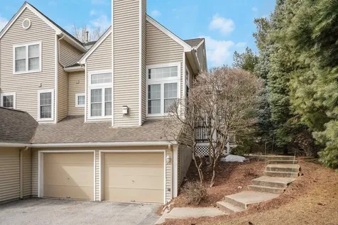 20 Edward Circle Bedford NH 03110