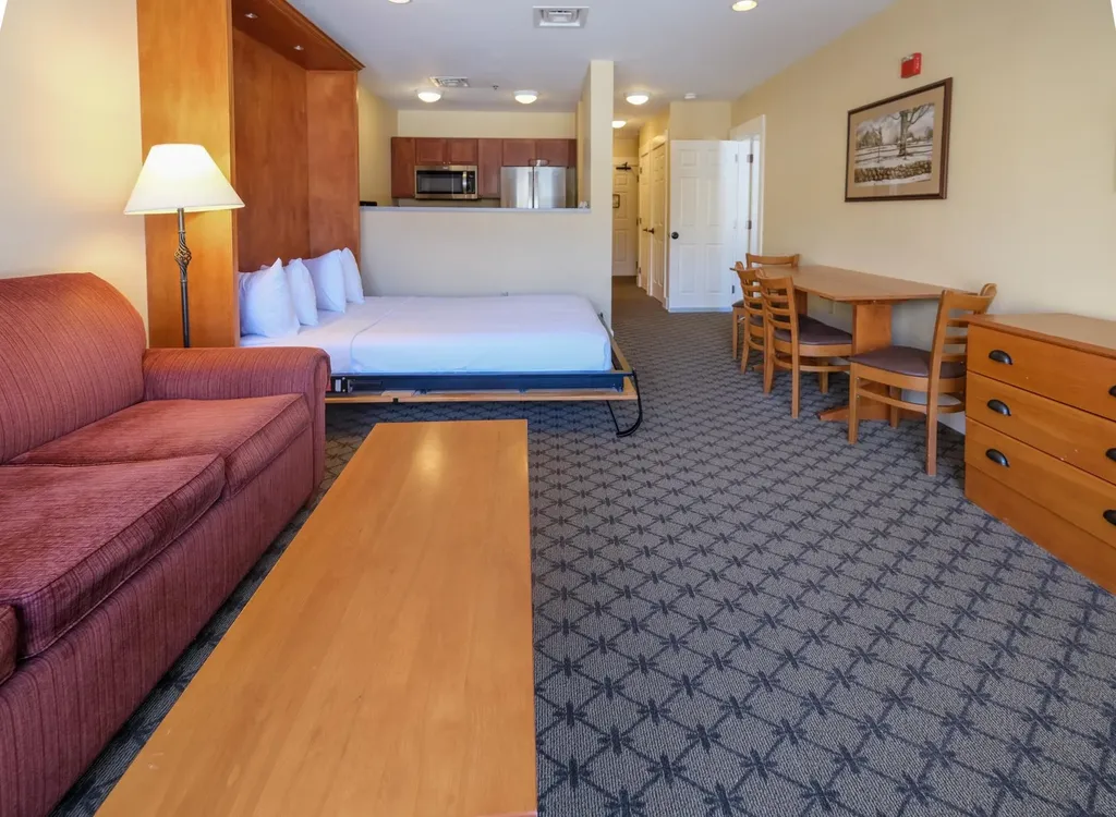 211/213 Qiii Jackson Gore Inn Ludlow VT 05149