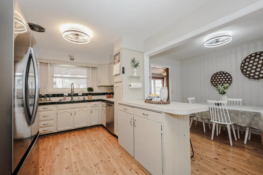 43 Maryland Avenue Manchester NH 03104