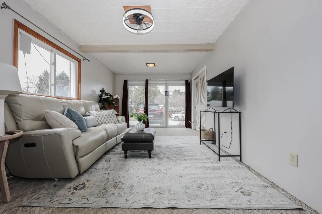 43 Maryland Avenue Manchester NH 03104