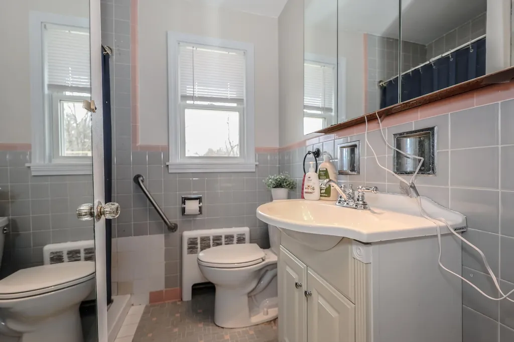 43 Maryland Avenue Manchester NH 03104