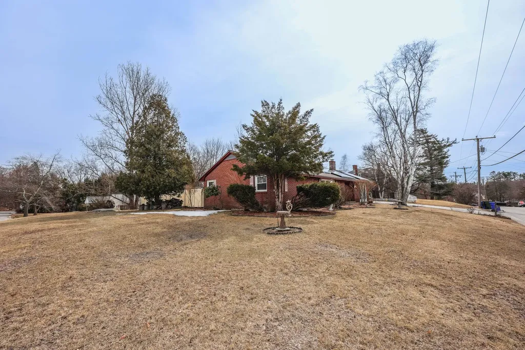 43 Maryland Avenue Manchester NH 03104