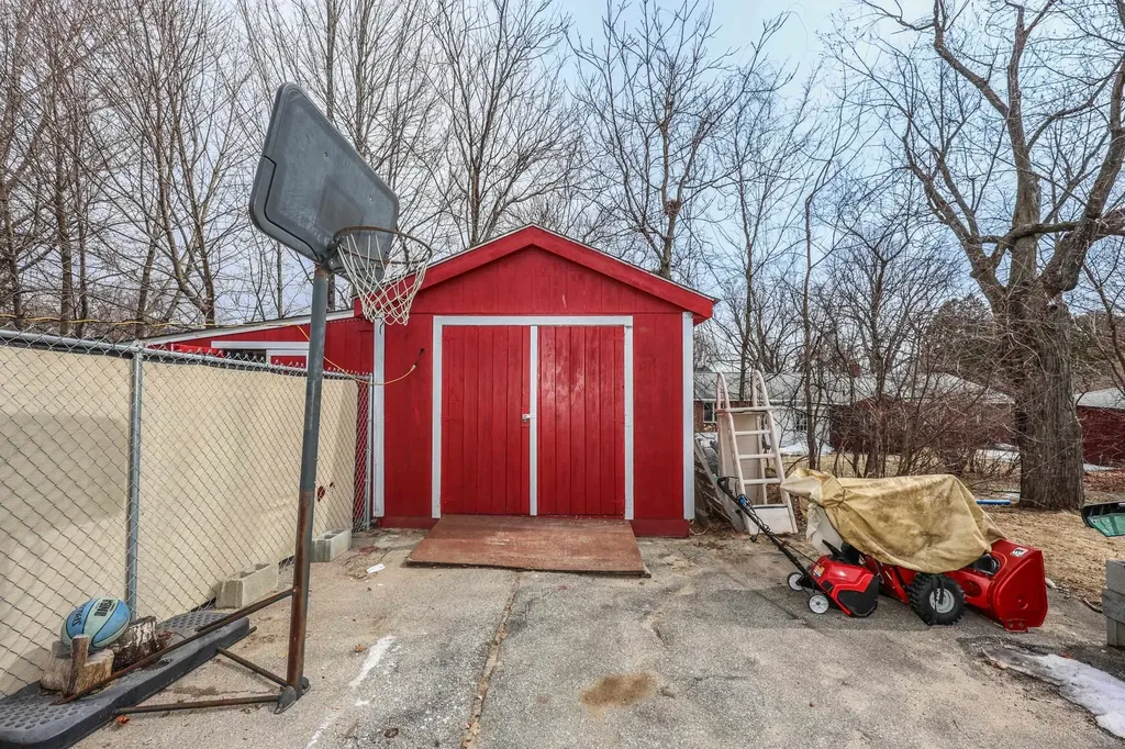 43 Maryland Avenue Manchester NH 03104