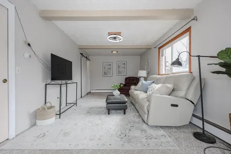 43 Maryland Avenue Manchester NH 03104