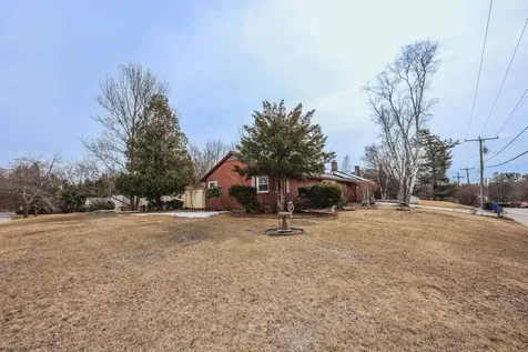 43 Maryland Avenue Manchester NH 03104