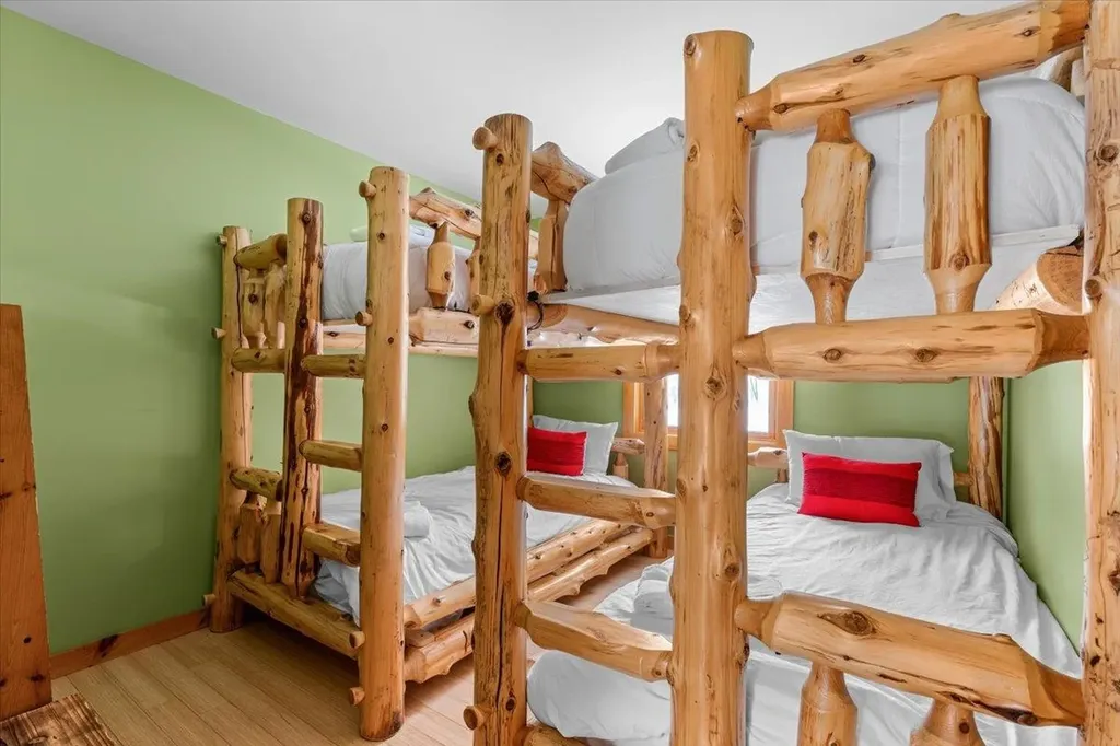 1595 Healdville Road Mount Holly VT 05758