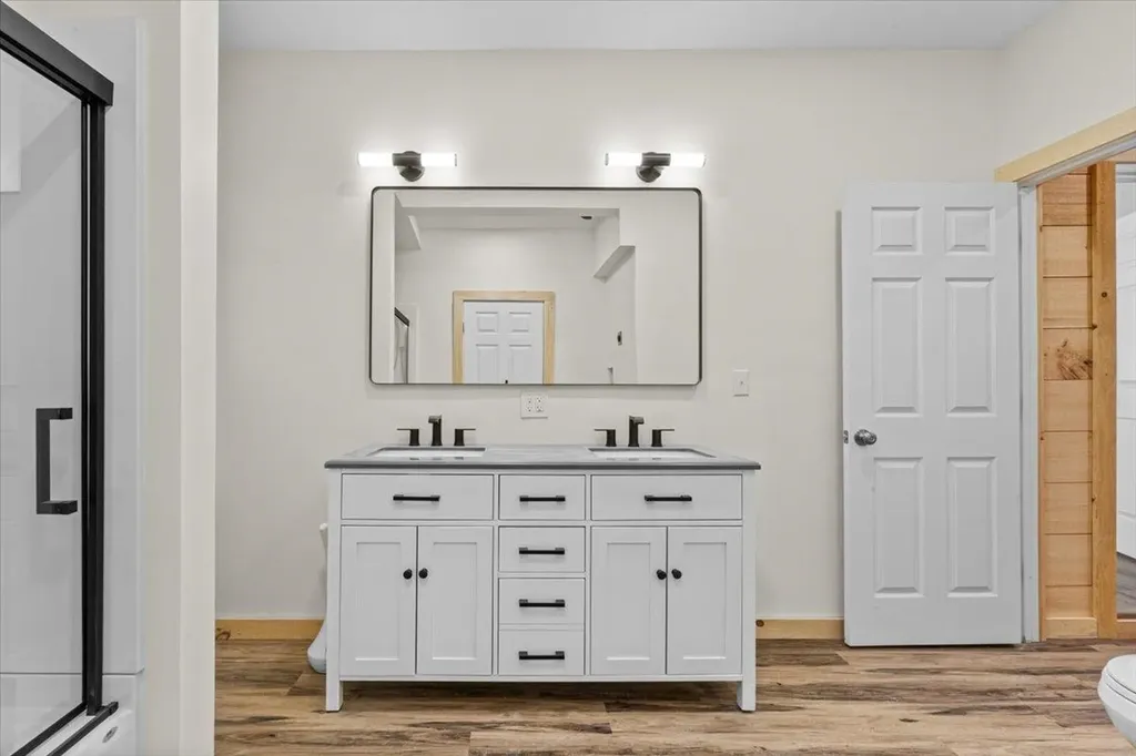 1595 Healdville Road Mount Holly VT 05758