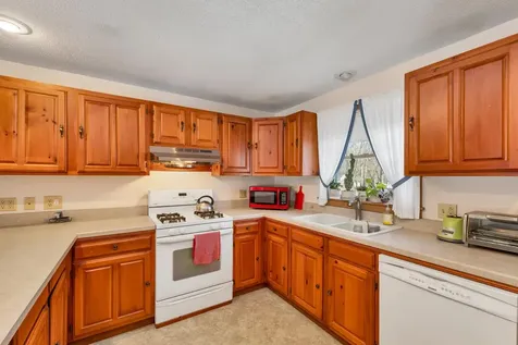 91 Lyford Road Brookfield NH 03872