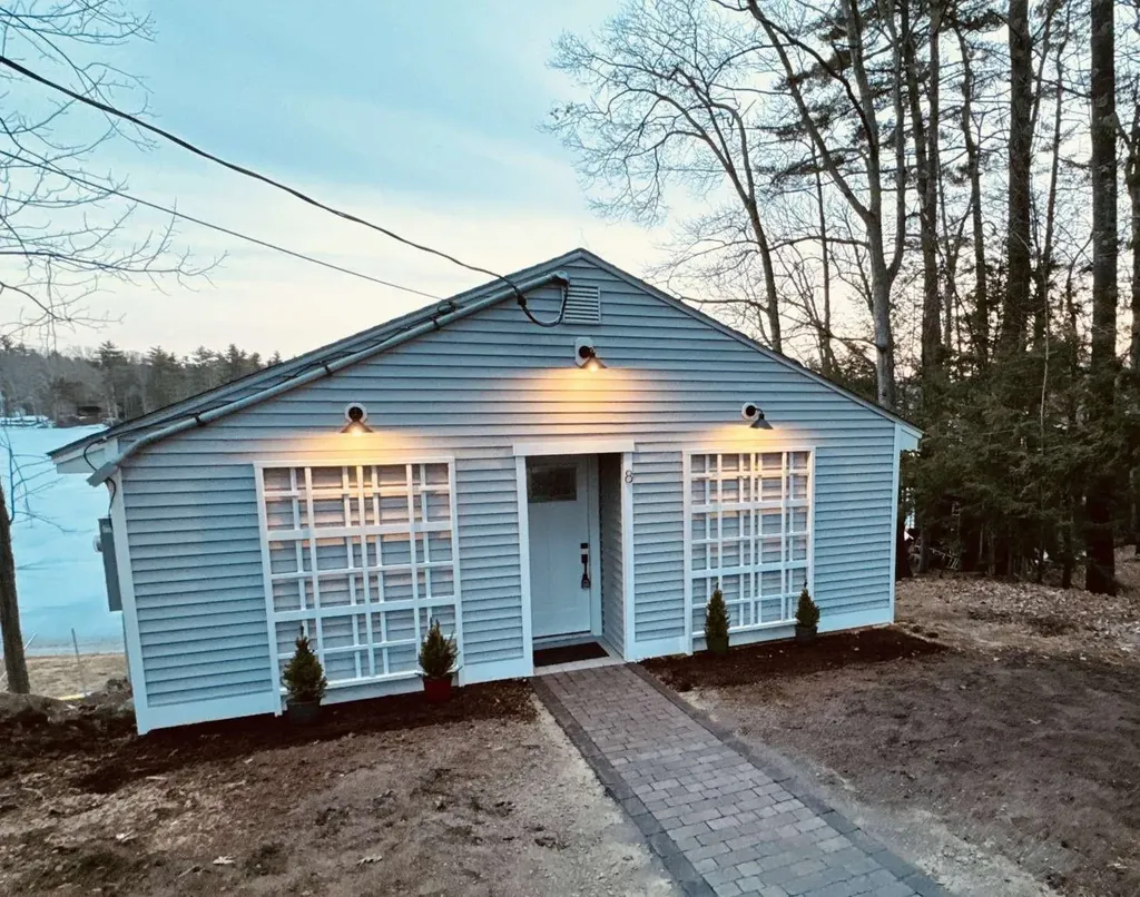 8 Layne Drive Lee NH 03824