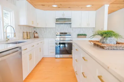 8 Layne Drive Lee NH 03824