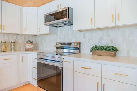 8 Layne Drive Lee NH 03824