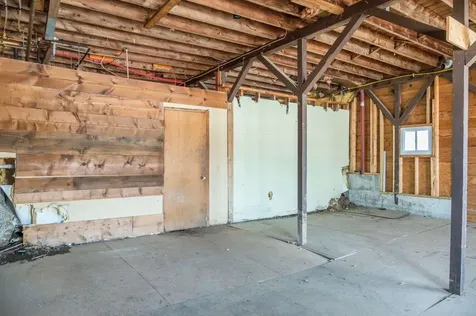 8 Layne Drive Lee NH 03824