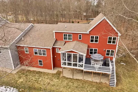 12 Lydia Lane Newington NH 03801