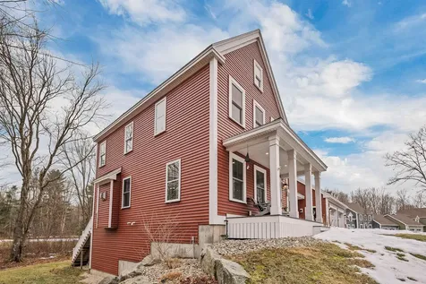12 Lydia Lane Newington NH 03801